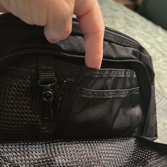 L.L. Bean Black fanny pack - Picture 7 of 7